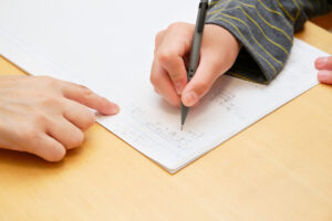 「とにかく成績を上げたい」「勉強しない」「やる気がない」はただ塾に入っただけでは解決しない